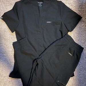 Jaanuu Classic Black Scrub Ensemble